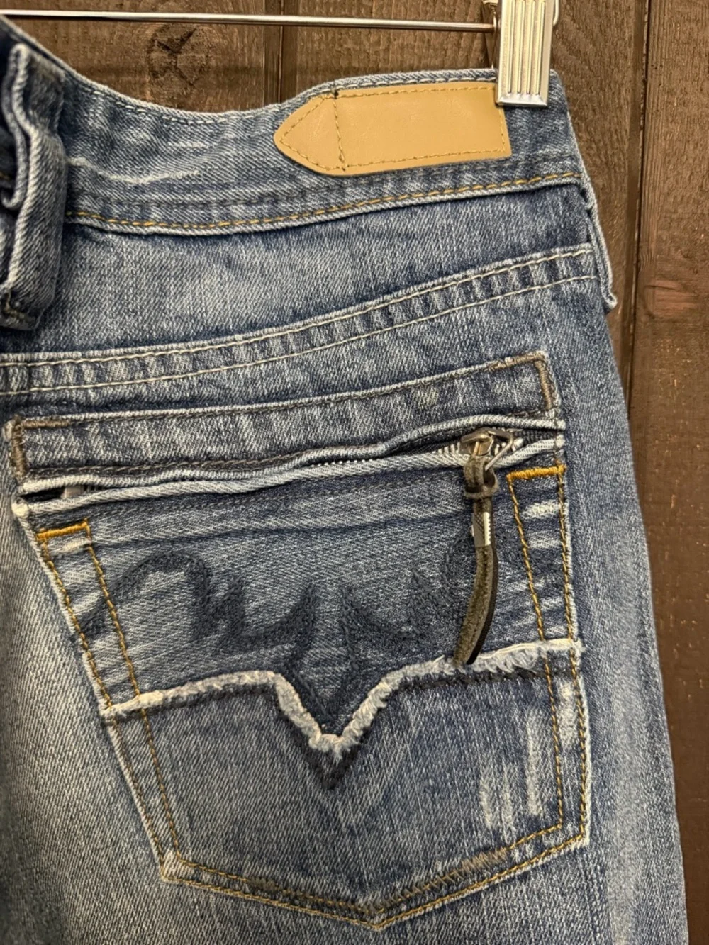 Diesel YARIKB Jeans Men 32x34 Blue Straight Leg Med Wash Made in Italy 0071V EUC